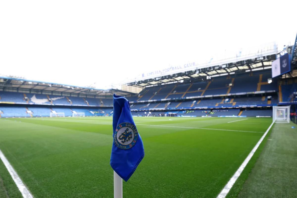 Confira onde assistir aos clássicos europeus e jogos do Brasileirão neste sábado