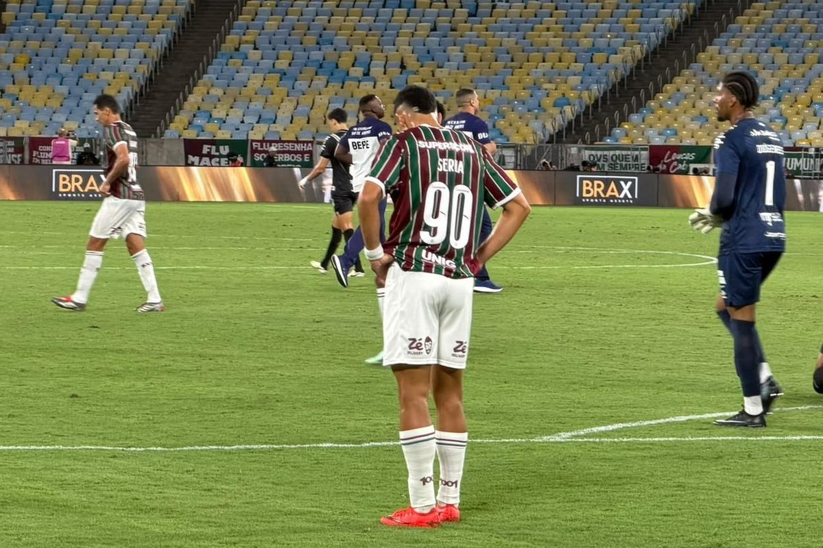 Fluminense perde para o Santos e chega pressionado para duelo decisivo na Libertadores